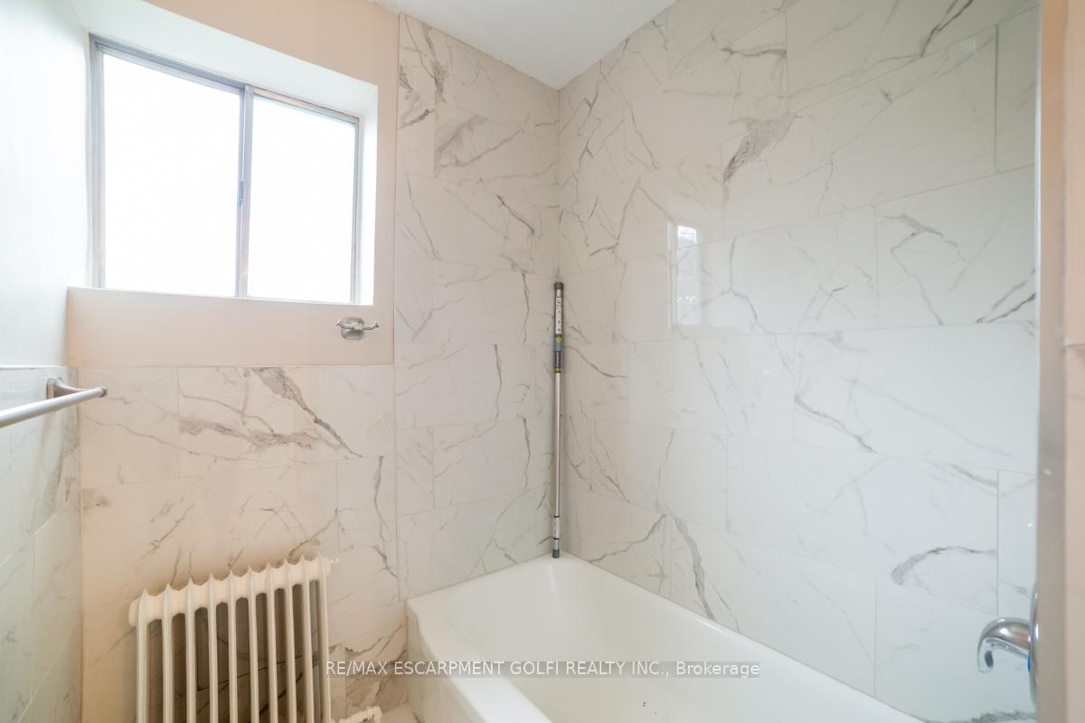 Photo 21 of Unit 6, 2433 First Street, Burlington, Brant — HOMEH