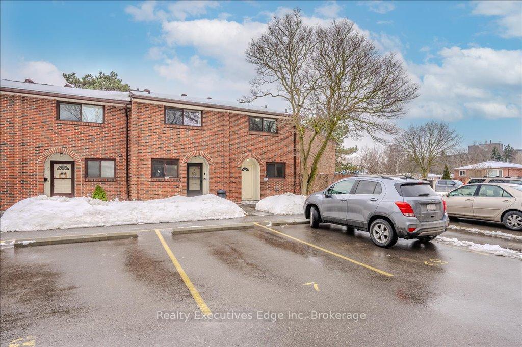 Photo 3 of Unit 7, 41 Rhonda Road, Guelph, Willow West/Sugarbush/West Acres — HOMEH