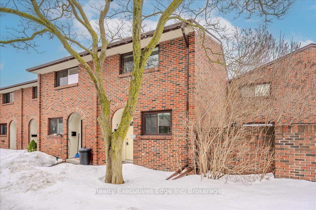 Photo 4 of Unit 7, 41 Rhonda Road, Guelph, Willow West/Sugarbush/West Acres — HOMEH