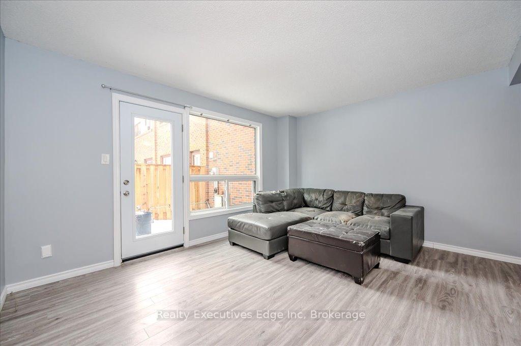 Photo 8 of Unit 7, 41 Rhonda Road, Guelph, Willow West/Sugarbush/West Acres — HOMEH