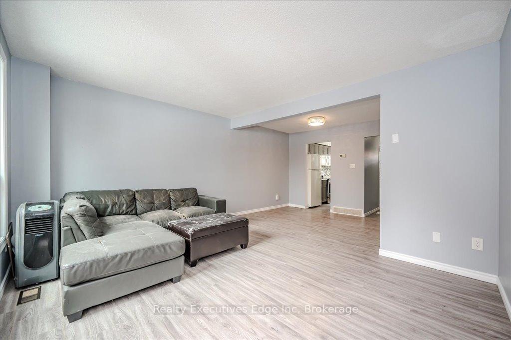 Photo 9 of Unit 7, 41 Rhonda Road, Guelph, Willow West/Sugarbush/West Acres — HOMEH