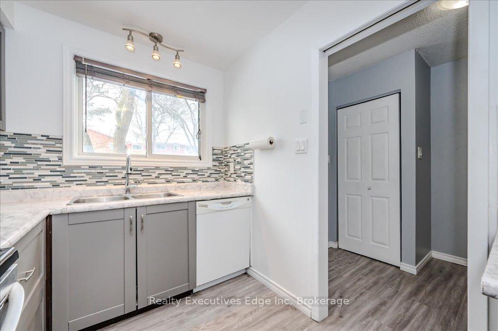 Photo 11 of Unit 7, 41 Rhonda Road, Guelph, Willow West/Sugarbush/West Acres — HOMEH