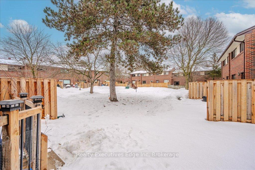 Photo 32 of Unit 7, 41 Rhonda Road, Guelph, Willow West/Sugarbush/West Acres — HOMEH