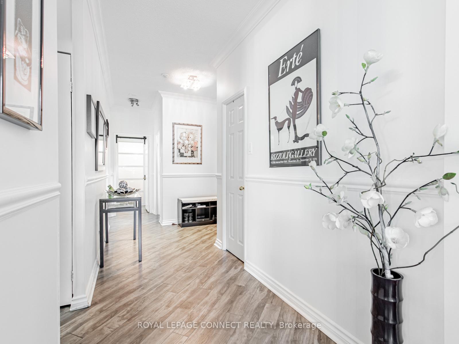 Photo 3 of Unit 122, 7905 Bayview Avenue, Markham, Thornhill — HOMEH