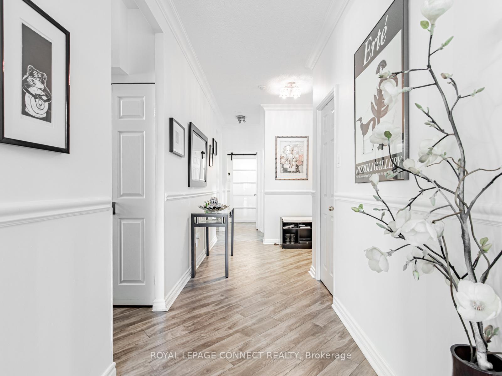 Photo 4 of Unit 122, 7905 Bayview Avenue, Markham, Thornhill — HOMEH