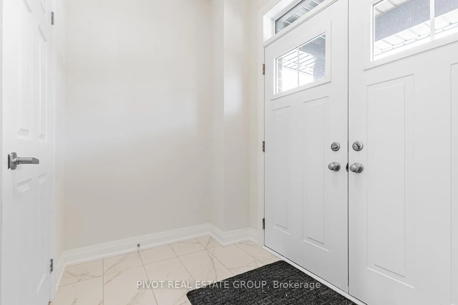 Photo 4 of 26 Lipscott Drive, Caledon, Rural Caledon — HOMEH