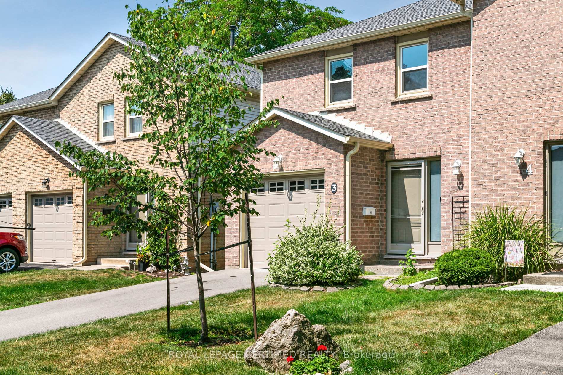 Photo 4 of Unit 3, 3455 Caplan Crescent, Burlington, Roseland — HOMEH
