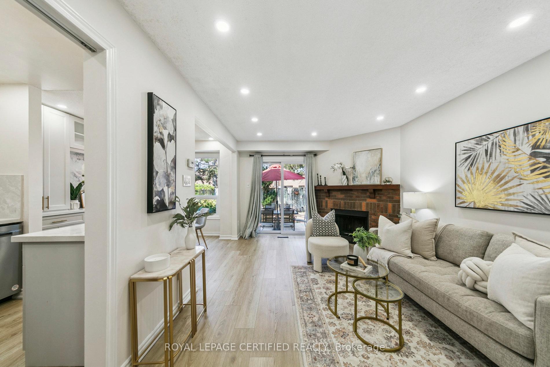 Photo 12 of Unit 3, 3455 Caplan Crescent, Burlington, Roseland — HOMEH