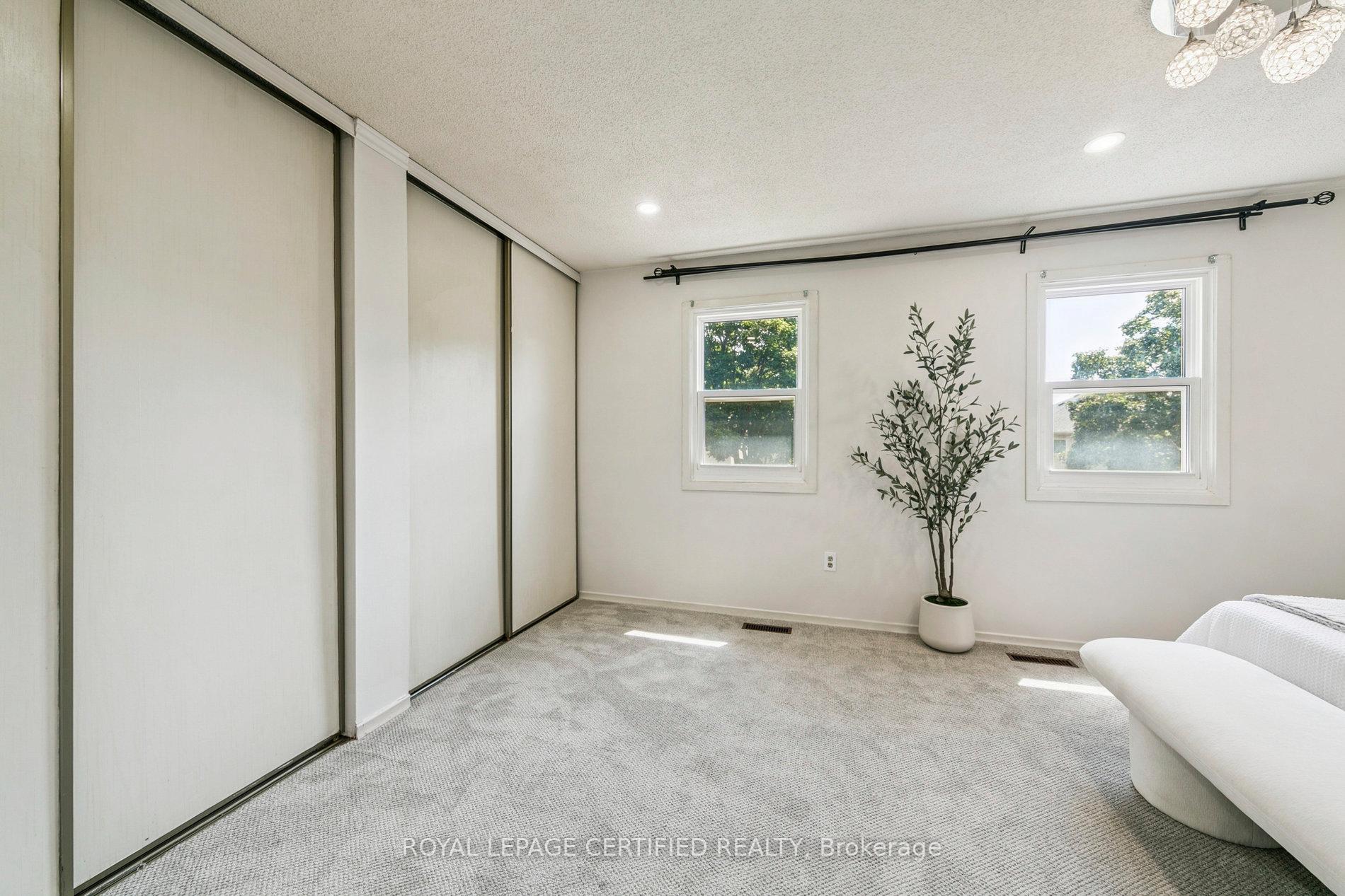 Photo 23 of Unit 3, 3455 Caplan Crescent, Burlington, Roseland — HOMEH