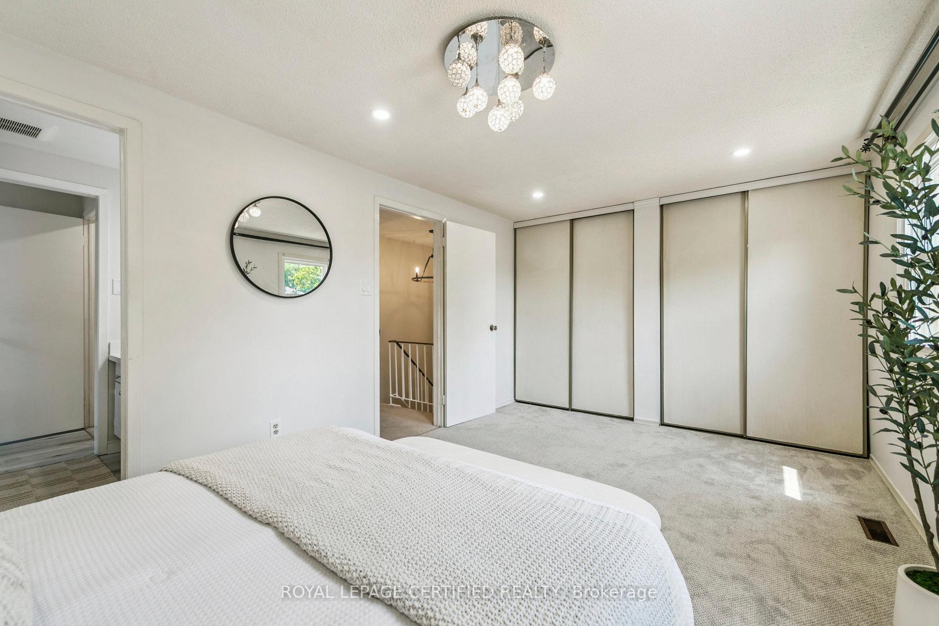 Photo 24 of Unit 3, 3455 Caplan Crescent, Burlington, Roseland — HOMEH