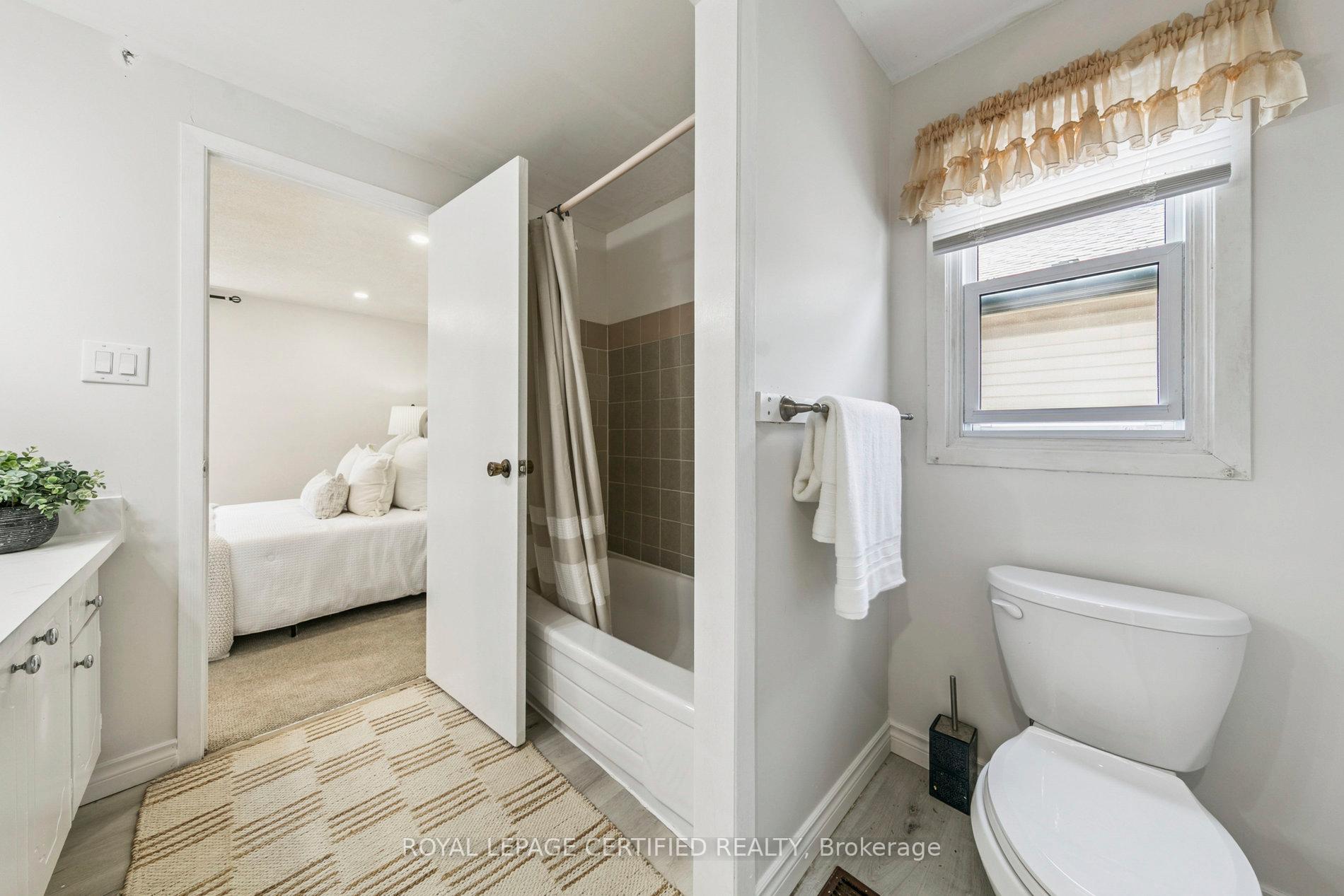 Photo 26 of Unit 3, 3455 Caplan Crescent, Burlington, Roseland — HOMEH