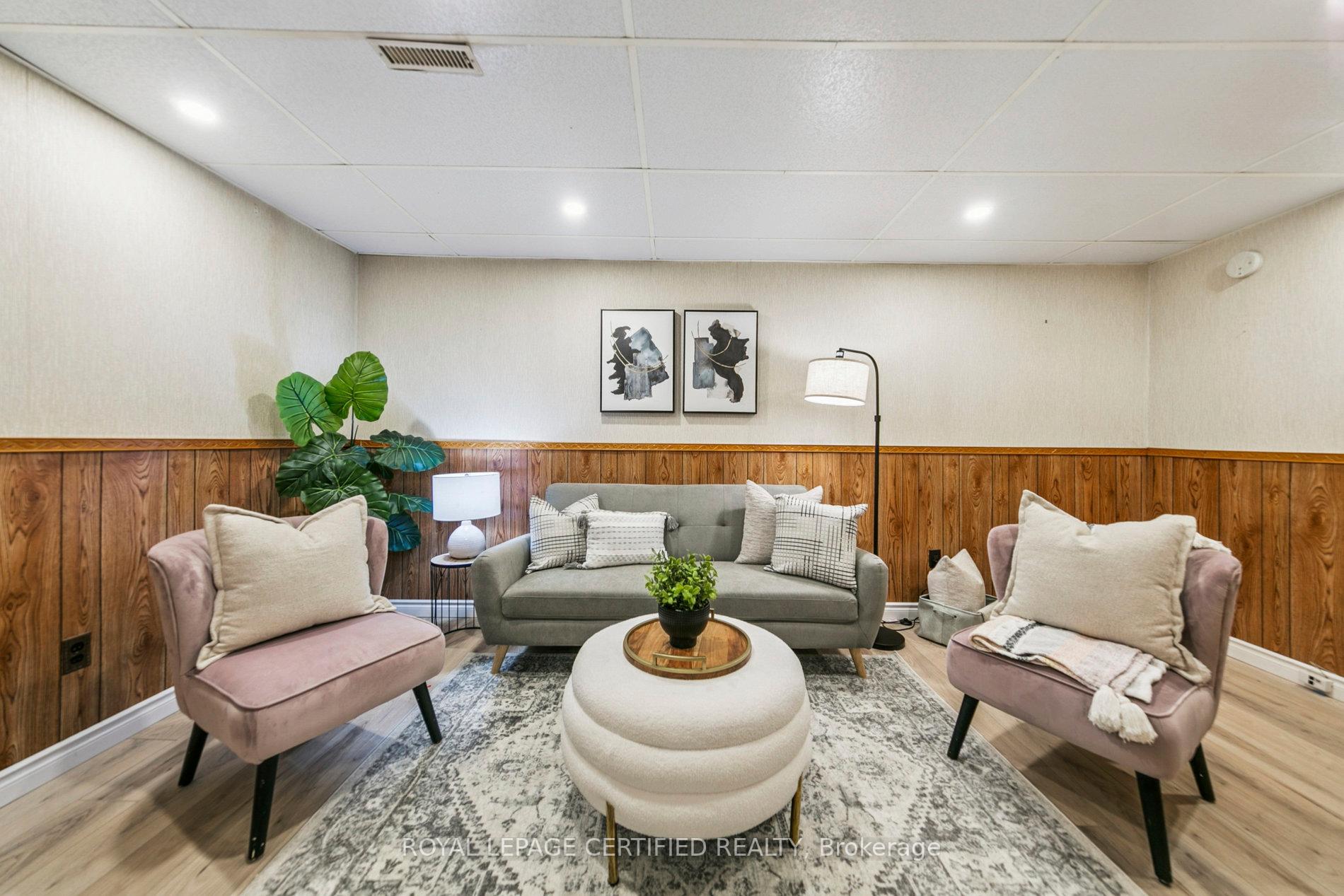 Photo 32 of Unit 3, 3455 Caplan Crescent, Burlington, Roseland — HOMEH