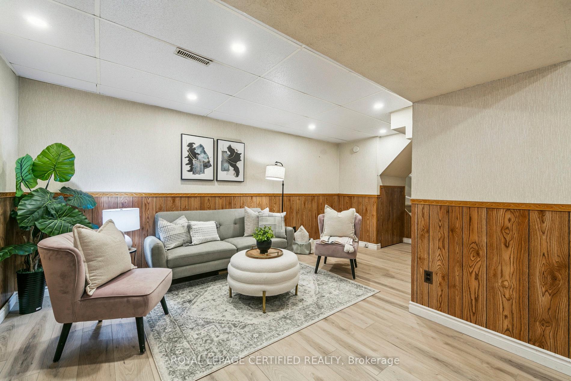 Photo 34 of Unit 3, 3455 Caplan Crescent, Burlington, Roseland — HOMEH