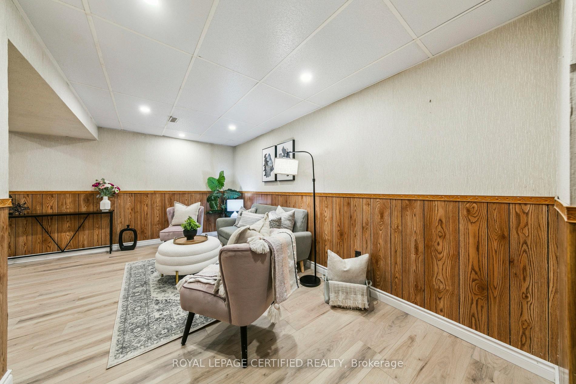 Photo 35 of Unit 3, 3455 Caplan Crescent, Burlington, Roseland — HOMEH