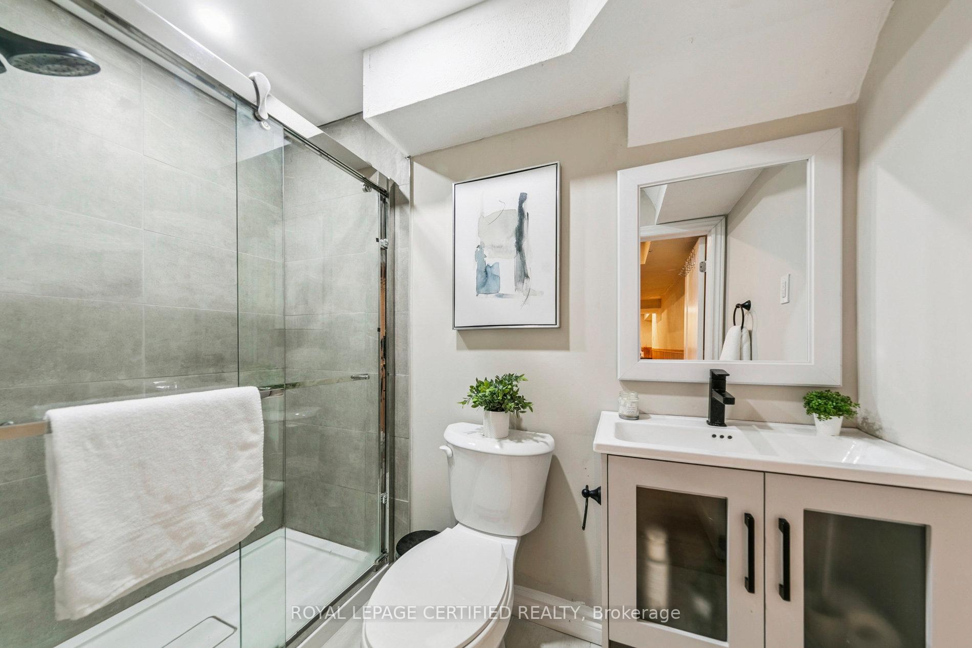 Photo 37 of Unit 3, 3455 Caplan Crescent, Burlington, Roseland — HOMEH