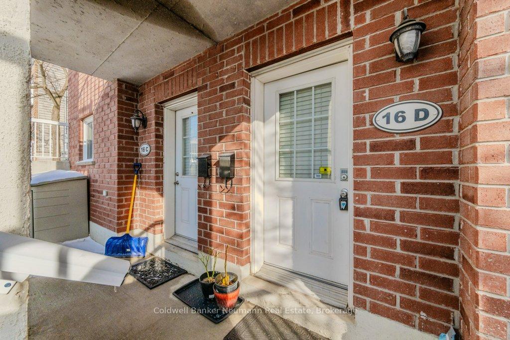 Photo 3 of Unit 16D, 50 Howe Drive, Kitchener, Laurentian Hills — HOMEH
