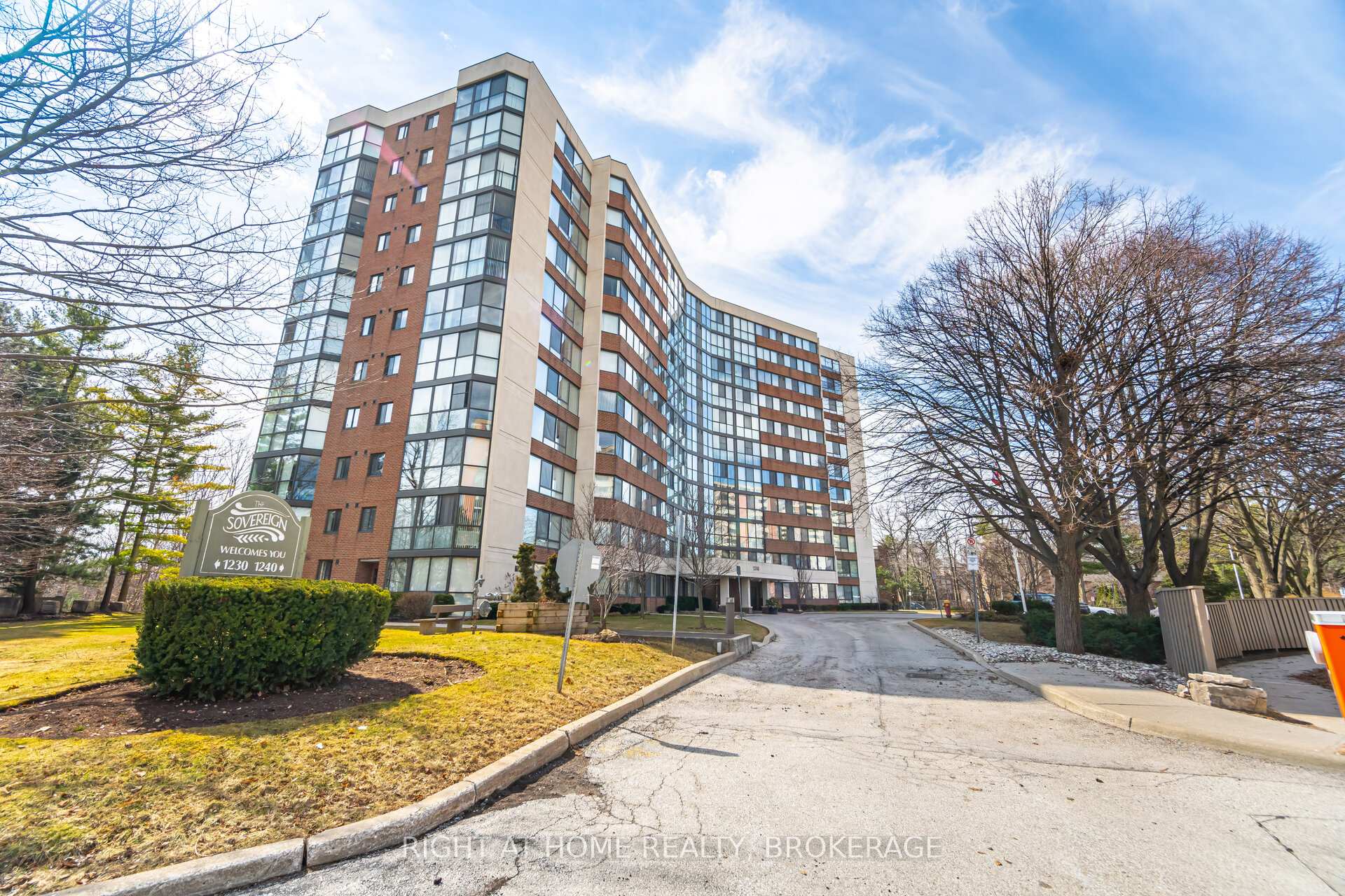 Front of Unit 908, 1240 Marlborough Court