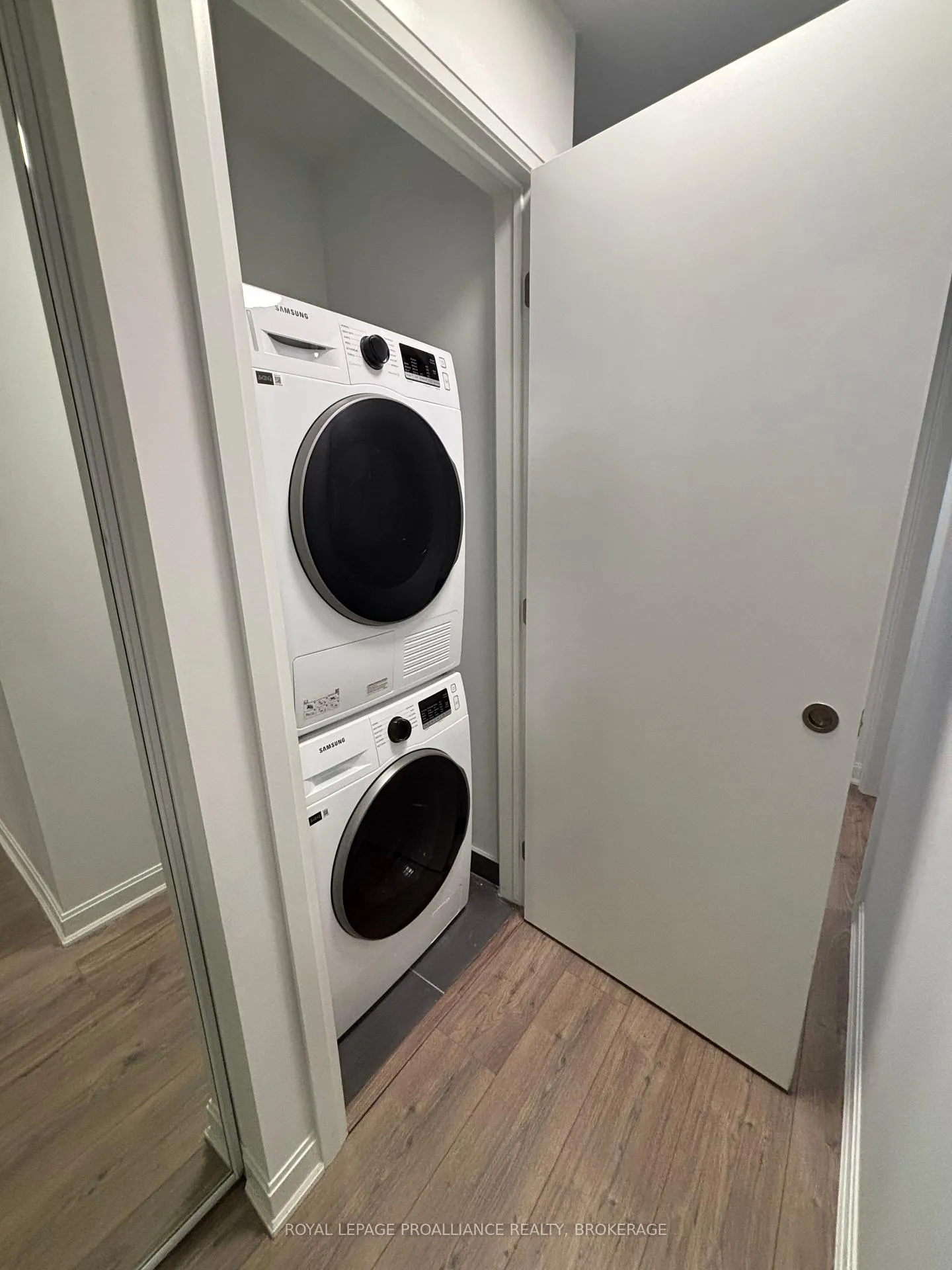 Photo 11 of Unit 304, 223 Princess Street, Kingston, East of Sir John A. Blvd — HOMEH