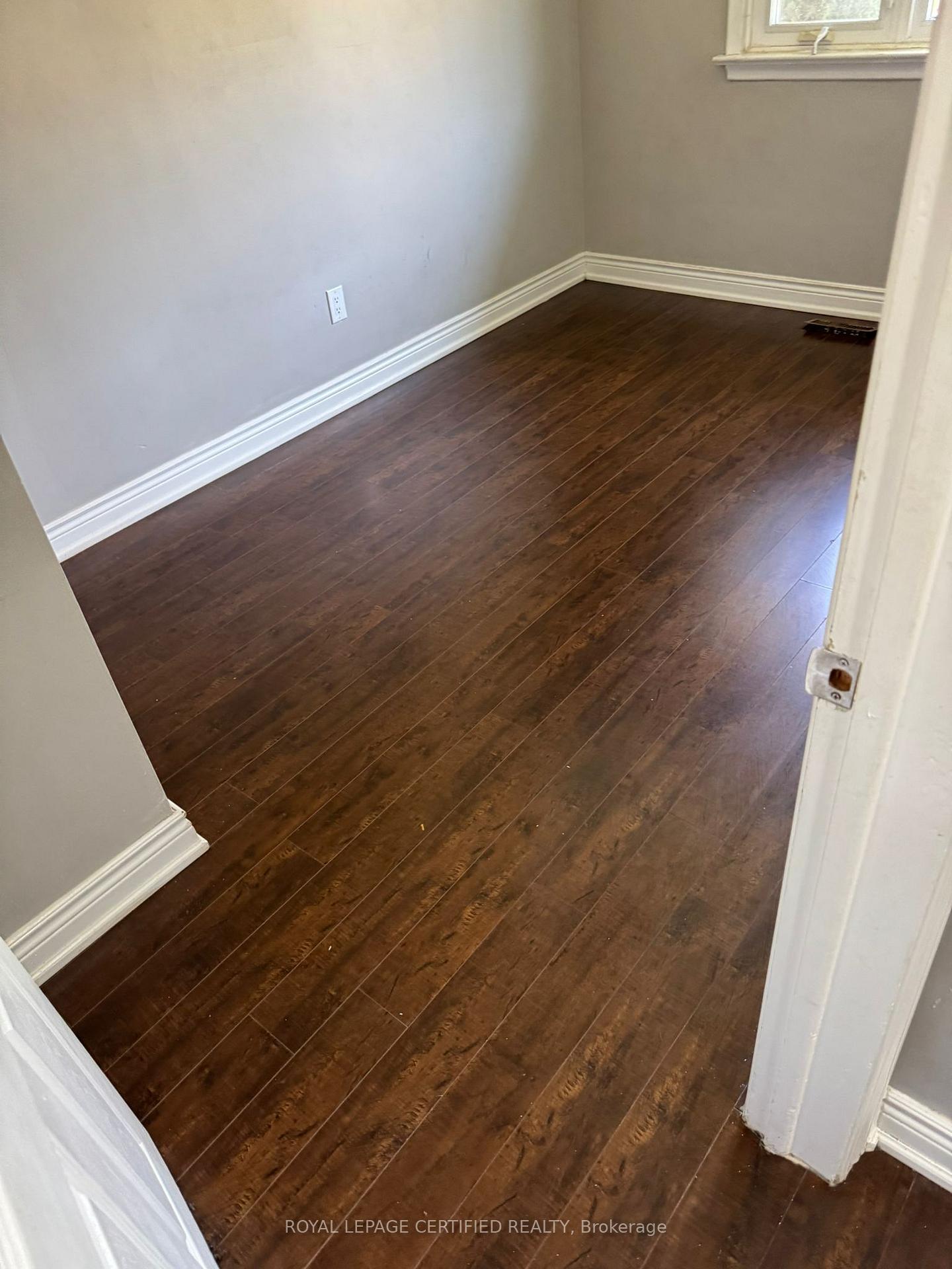 Photo 2 of Unit Upper, 27 Meadowland Drive, Brampton, Brampton East — HOMEH