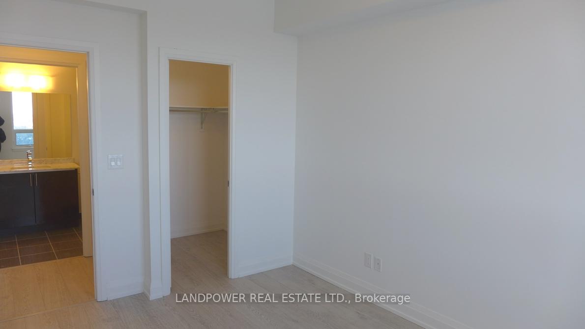 Photo 7 of Unit 2003, 7171 Yonge Street, Markham, Thornhill — HOMEH