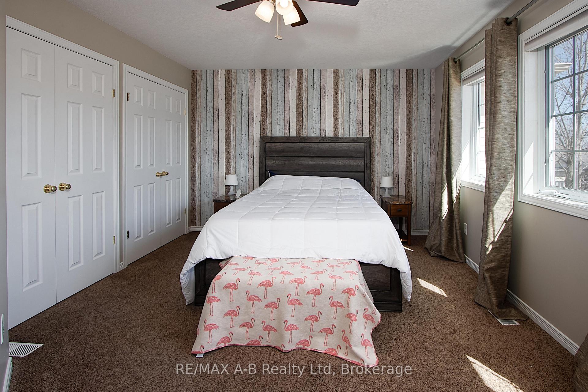 Photo 12 of 35 Pond View Drive, Wellesley — HOMEH