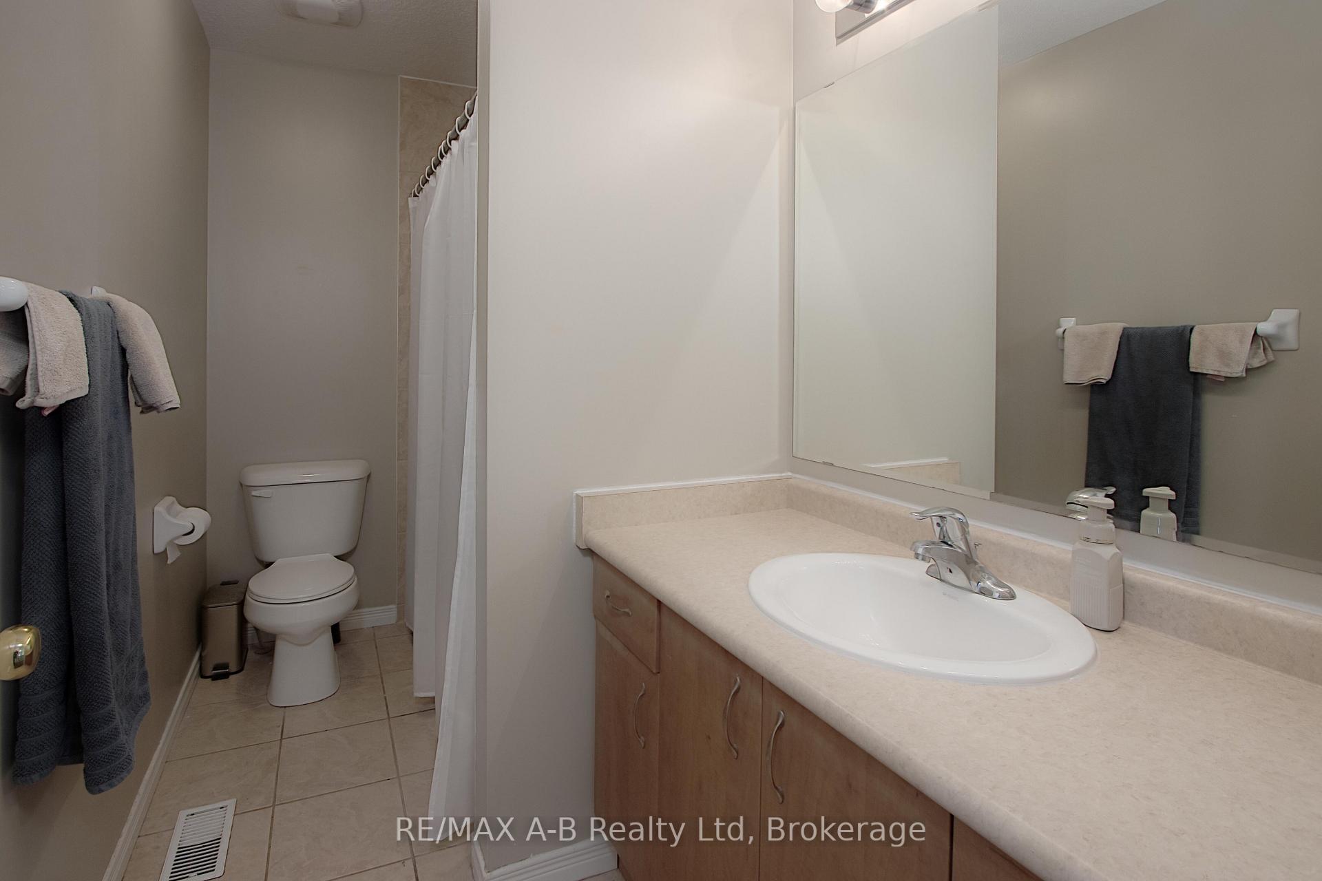Photo 19 of 35 Pond View Drive, Wellesley — HOMEH