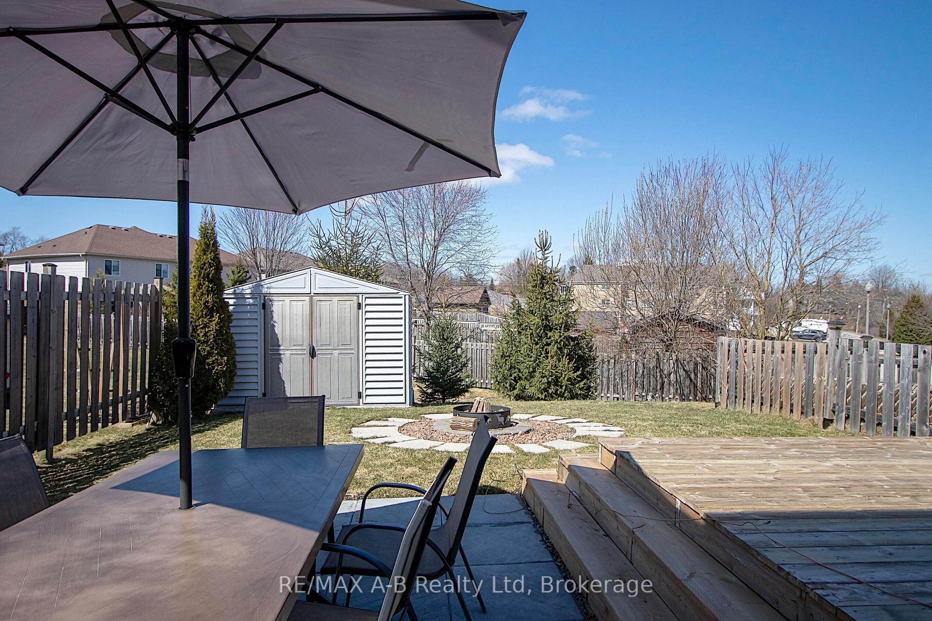 Photo 20 of 35 Pond View Drive, Wellesley — HOMEH