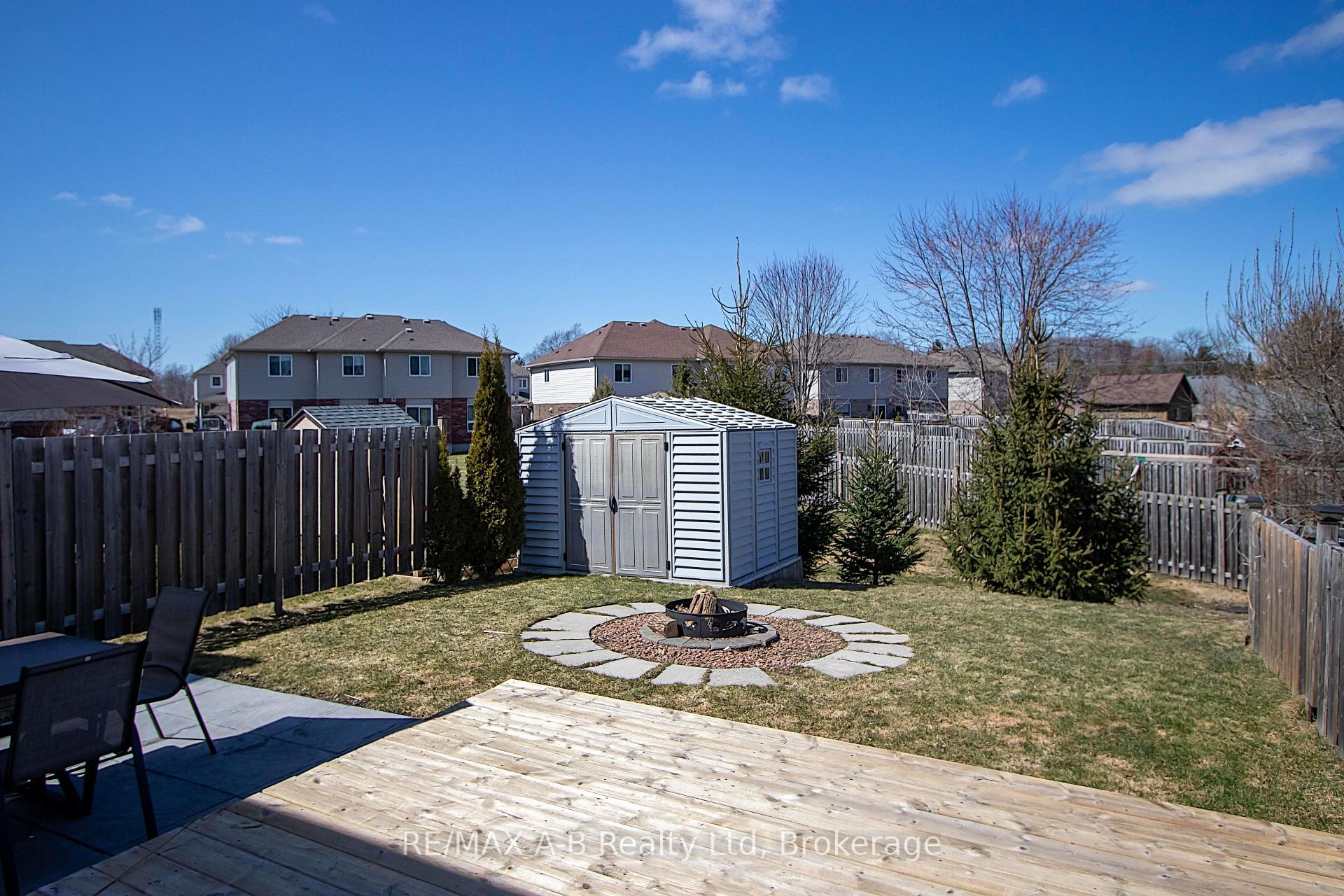 Photo 21 of 35 Pond View Drive, Wellesley — HOMEH