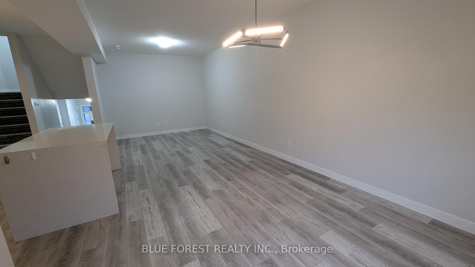 Photo 8 of Unit 86, 3380 Singleton Avenue, London, South W — HOMEH