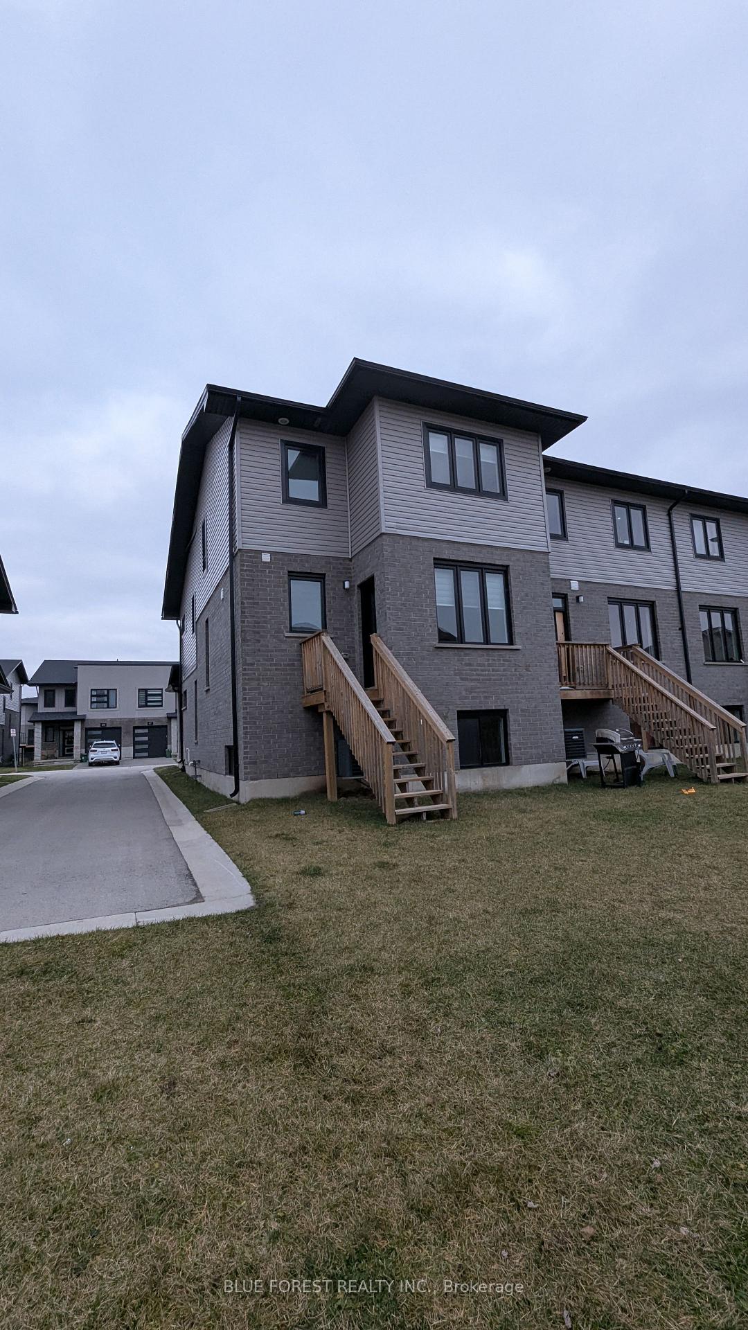 Photo 24 of Unit 86, 3380 Singleton Avenue, London, South W — HOMEH