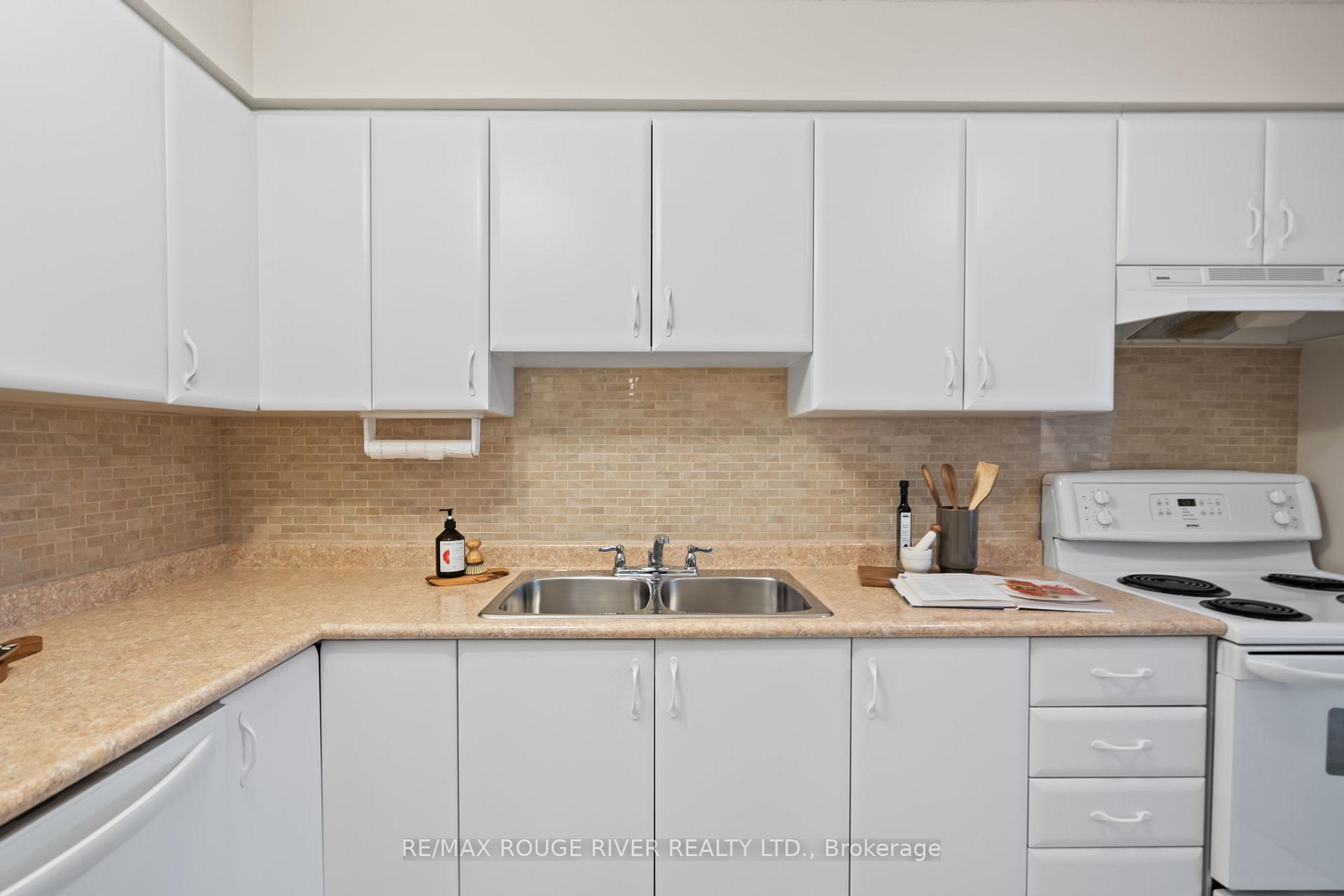 Photo 17 of Unit 307, 120 Elgin Street W, Oshawa, O'Neill — HOMEH