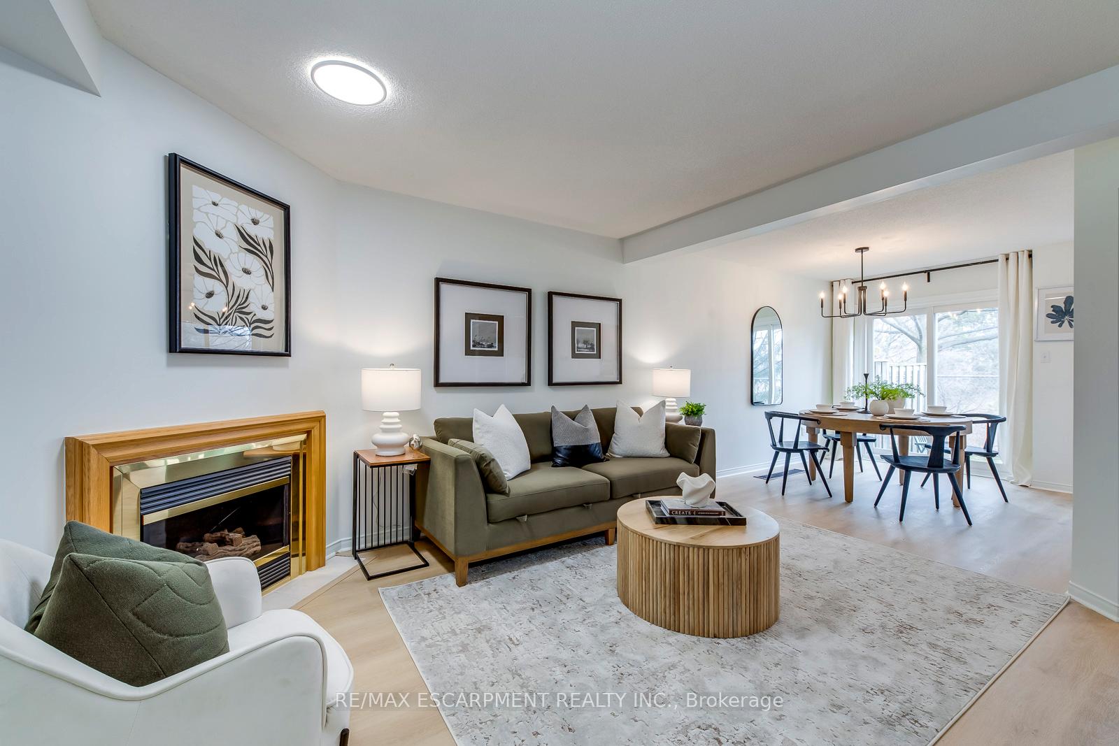Photo 5 of Unit 21, 2920 Headon Forest Drive, Burlington, Headon — HOMEH