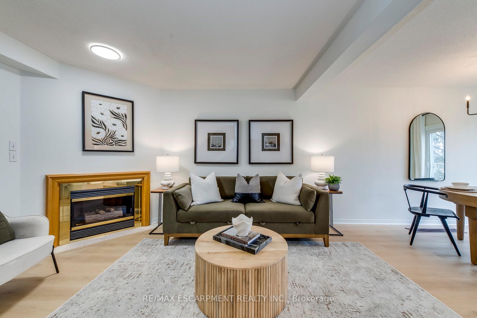 Photo 6 of Unit 21, 2920 Headon Forest Drive, Burlington, Headon — HOMEH