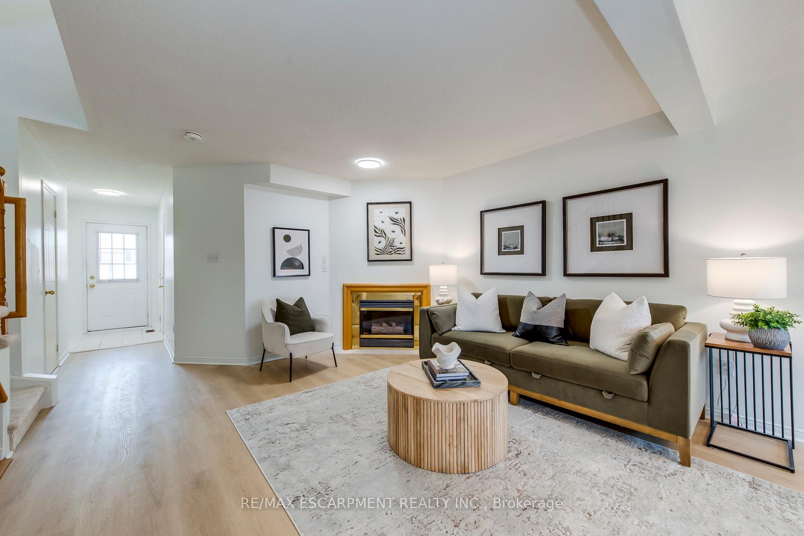 Photo 8 of Unit 21, 2920 Headon Forest Drive, Burlington, Headon — HOMEH