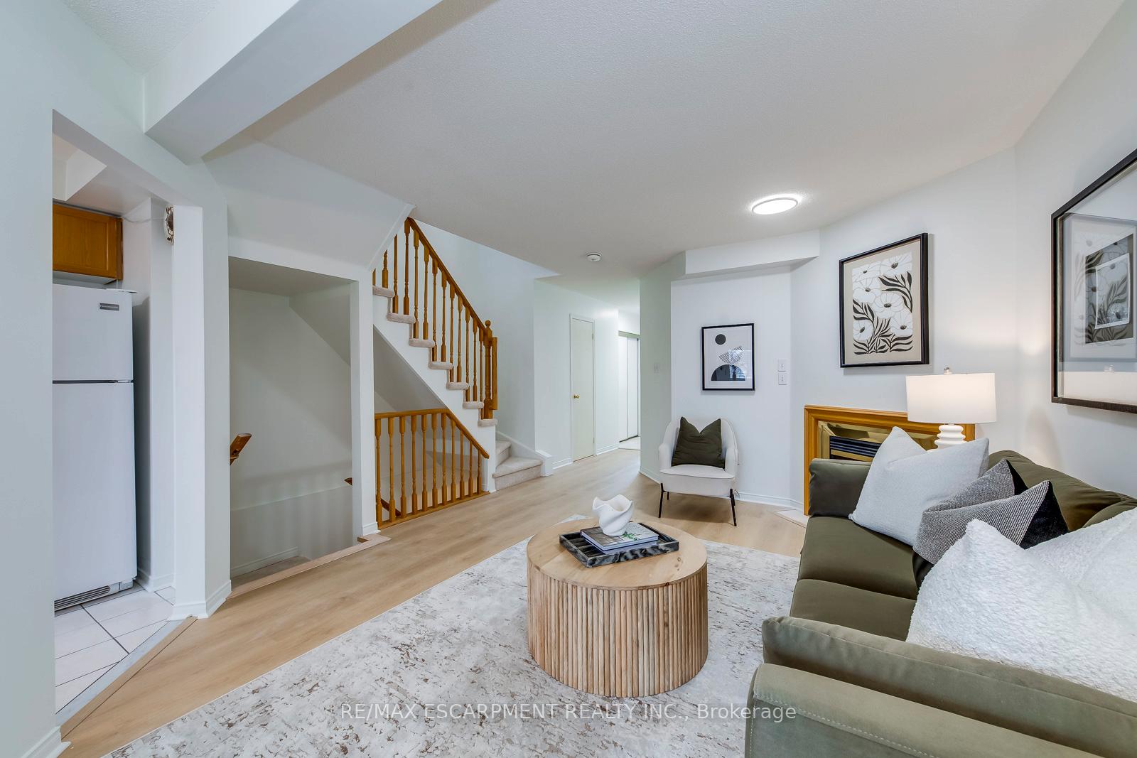 Photo 10 of Unit 21, 2920 Headon Forest Drive, Burlington, Headon — HOMEH