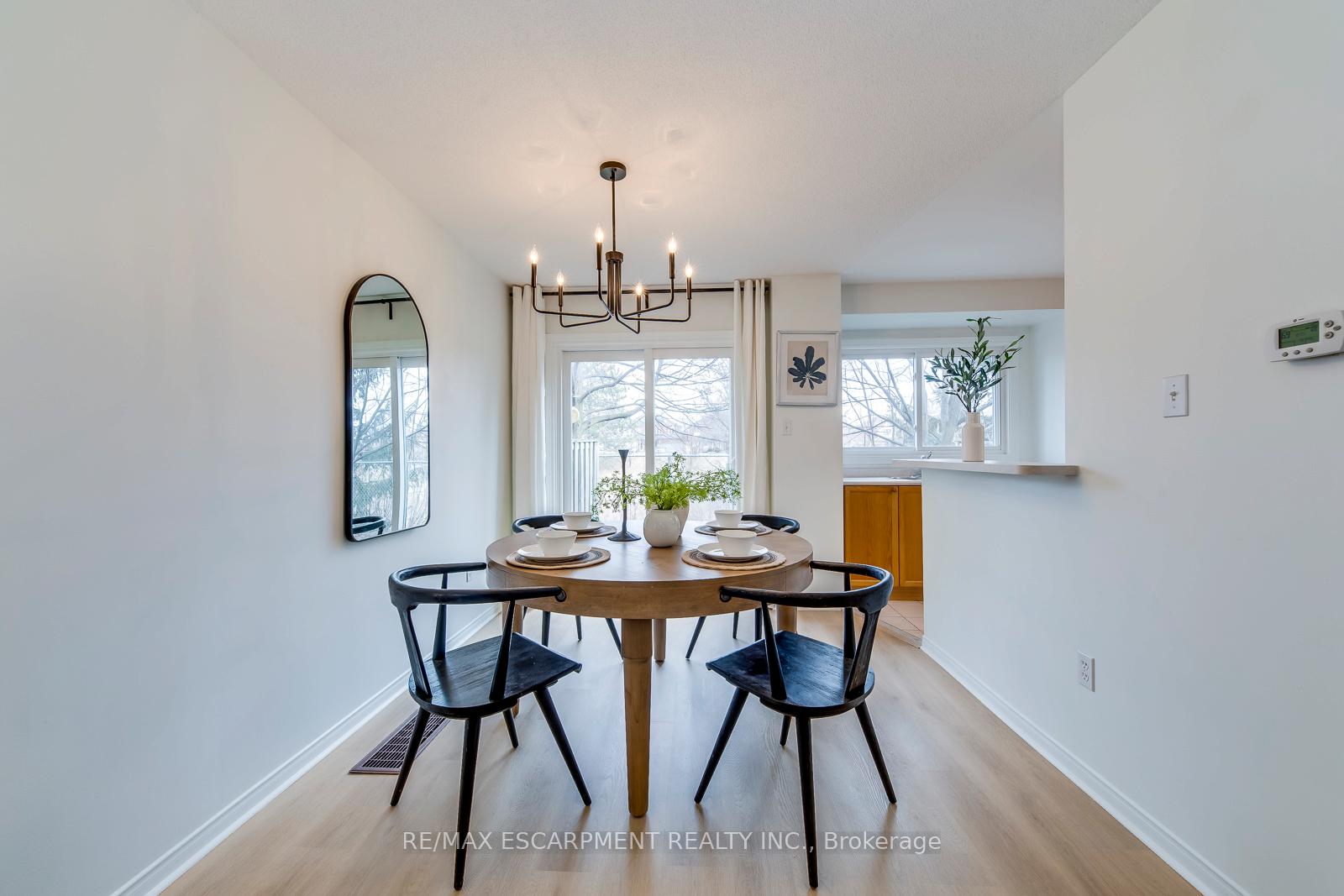 Photo 11 of Unit 21, 2920 Headon Forest Drive, Burlington, Headon — HOMEH