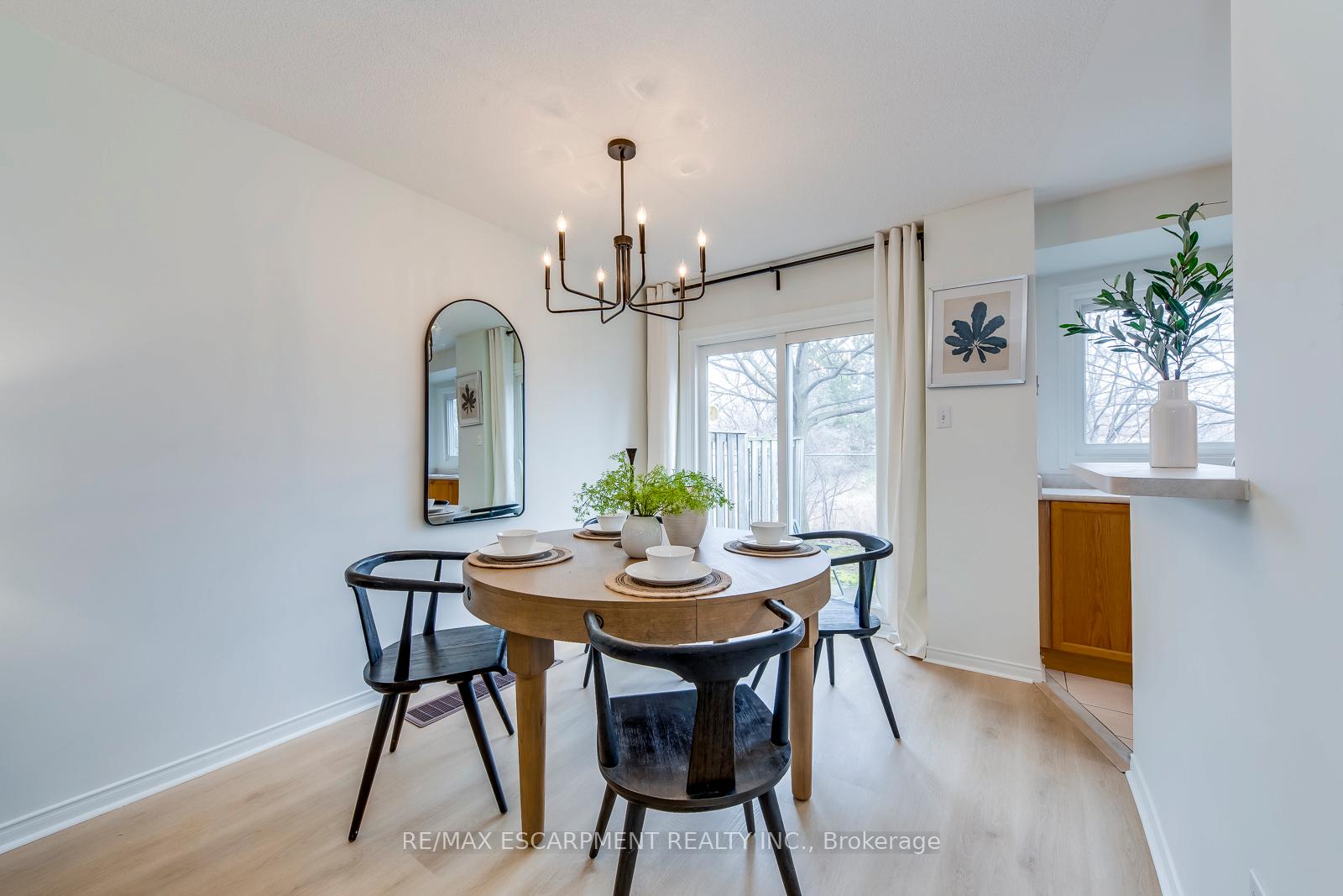 Photo 12 of Unit 21, 2920 Headon Forest Drive, Burlington, Headon — HOMEH