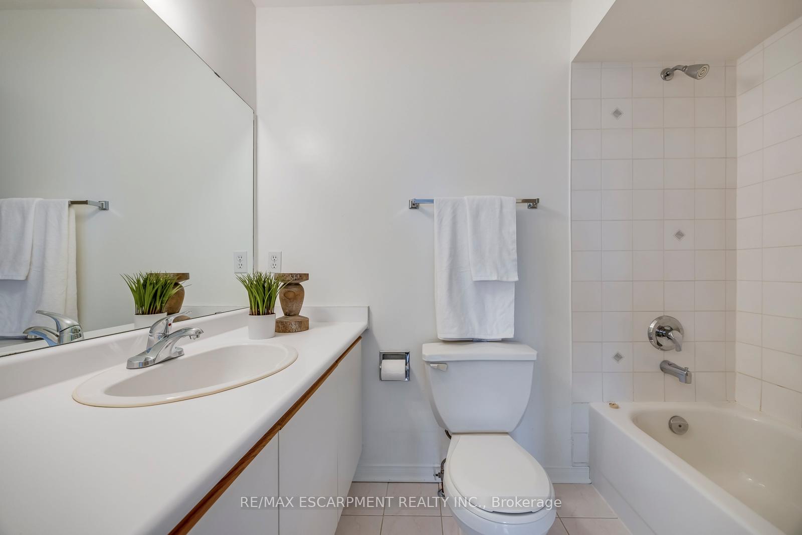 Photo 27 of Unit 21, 2920 Headon Forest Drive, Burlington, Headon — HOMEH