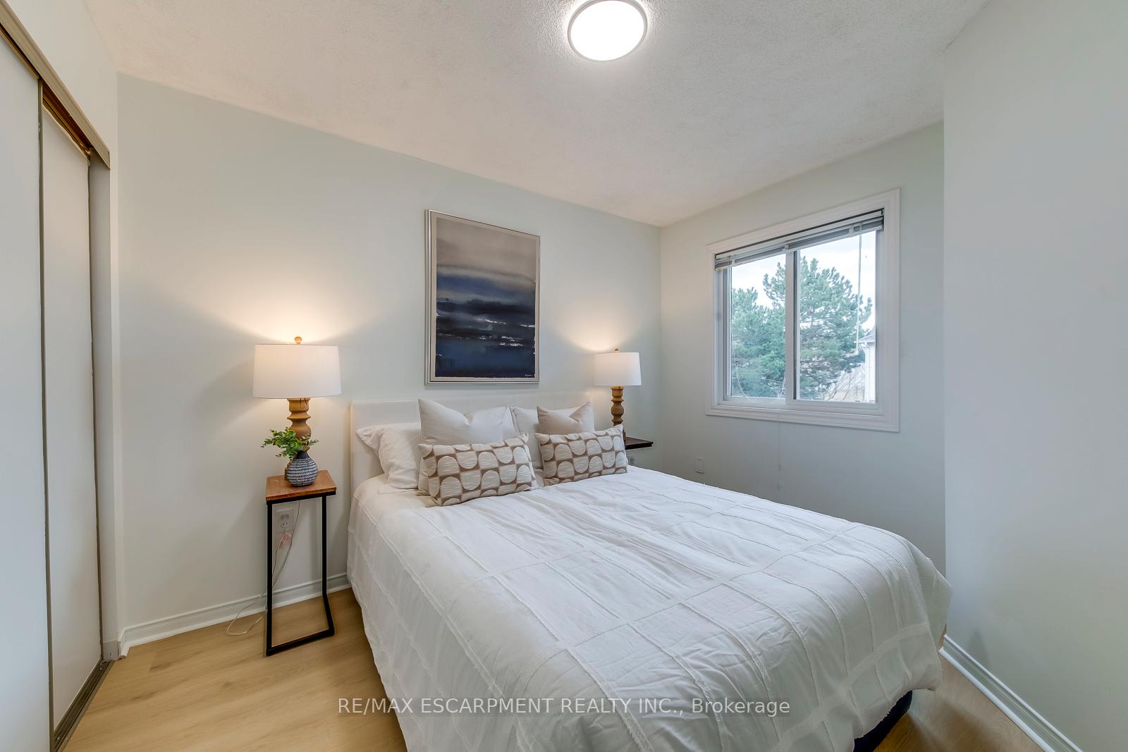Photo 32 of Unit 21, 2920 Headon Forest Drive, Burlington, Headon — HOMEH