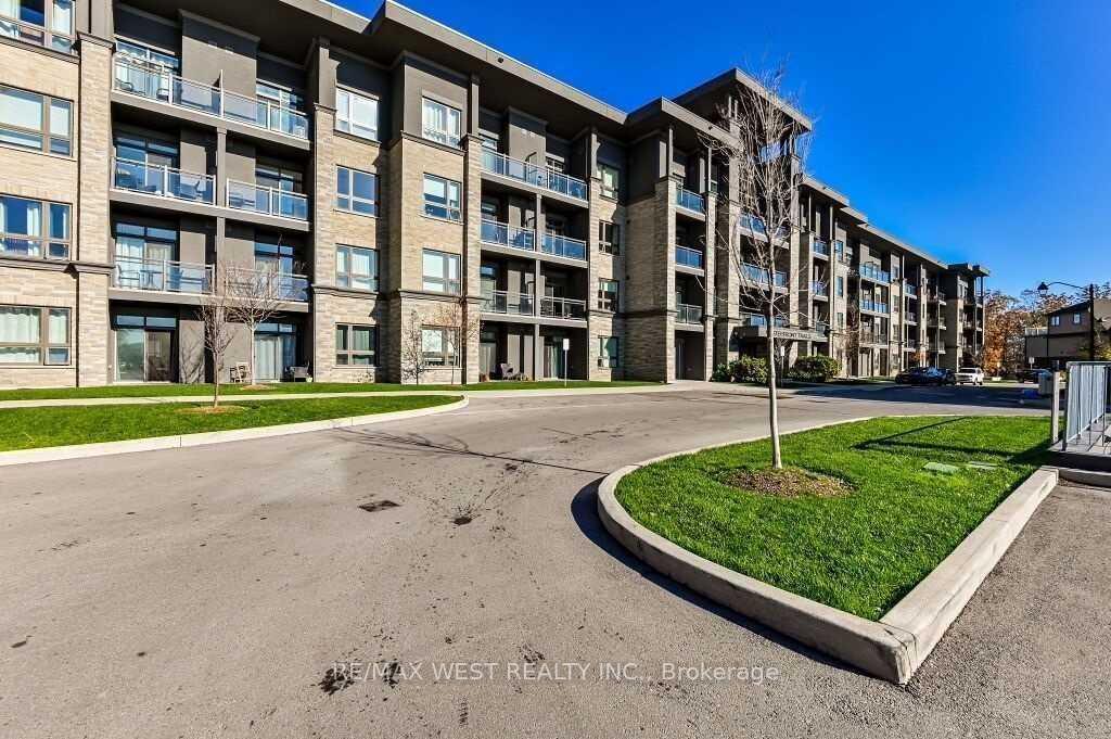 Photo 1 of Unit 115, 35 Southshore Crescent, Hamilton, Lakeshore — HOMEH