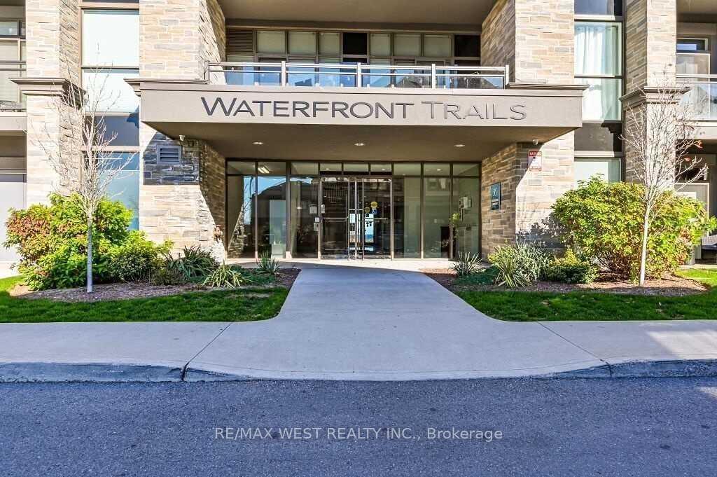 Photo 2 of Unit 115, 35 Southshore Crescent, Hamilton, Lakeshore — HOMEH