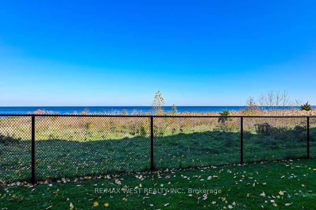 Photo 19 of Unit 115, 35 Southshore Crescent, Hamilton, Lakeshore — HOMEH