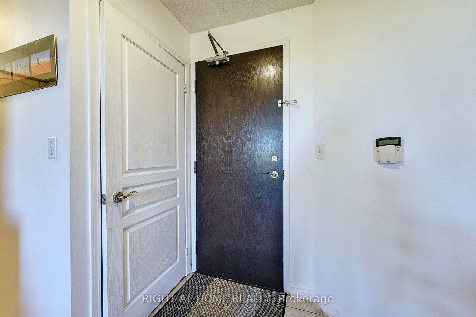 Photo 3 of Unit 510, 1733 Queen Street E, Toronto, The Beaches — HOMEH