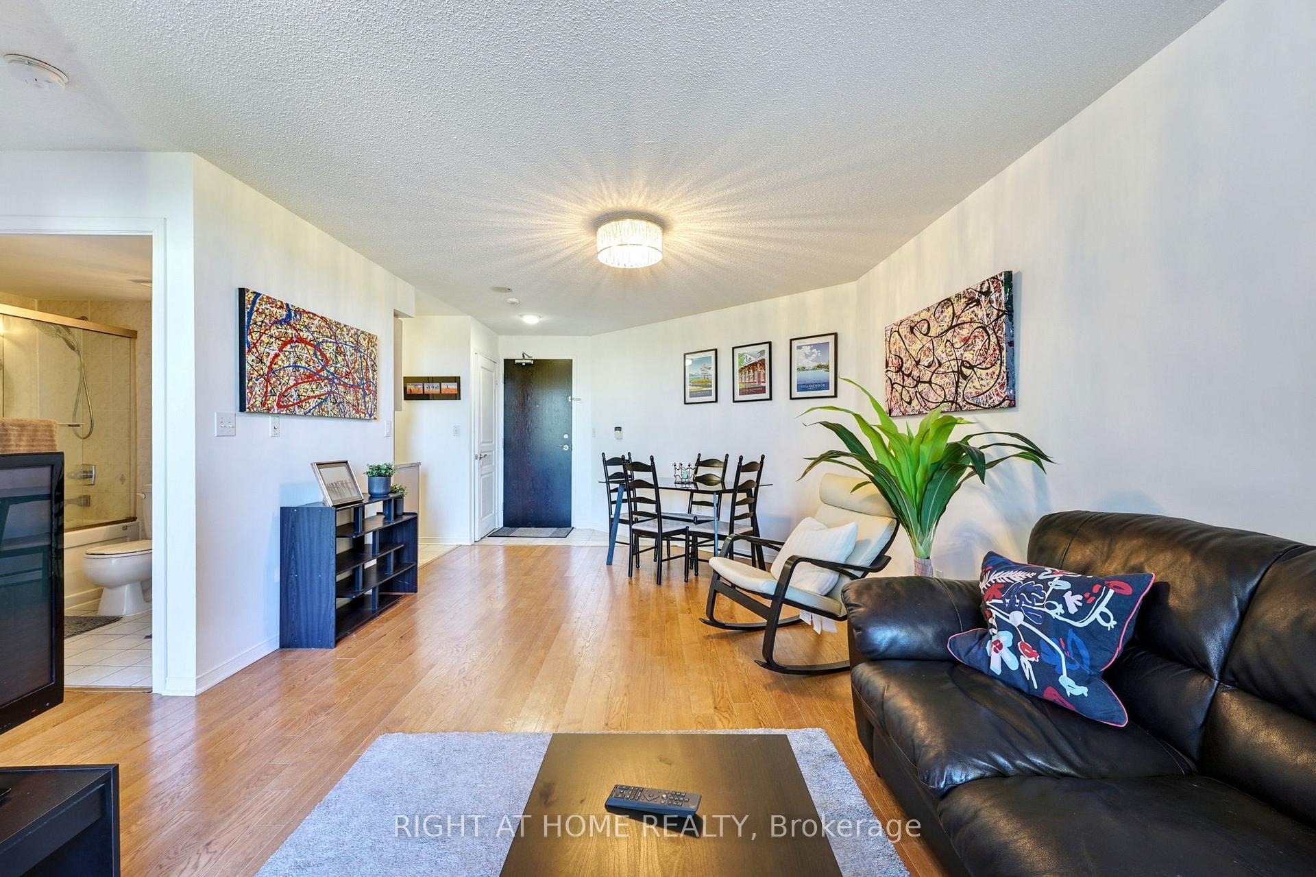Photo 5 of Unit 510, 1733 Queen Street E, Toronto, The Beaches — HOMEH