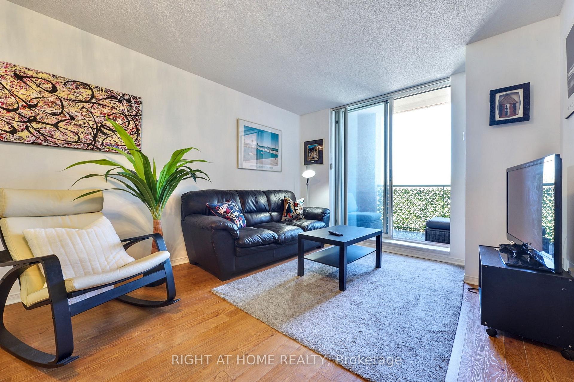 Photo 7 of Unit 510, 1733 Queen Street E, Toronto, The Beaches — HOMEH