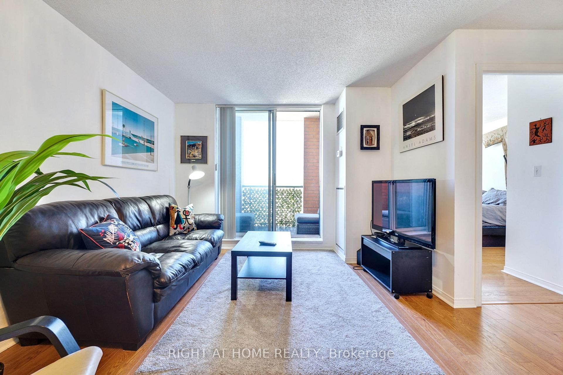 Photo 8 of Unit 510, 1733 Queen Street E, Toronto, The Beaches — HOMEH