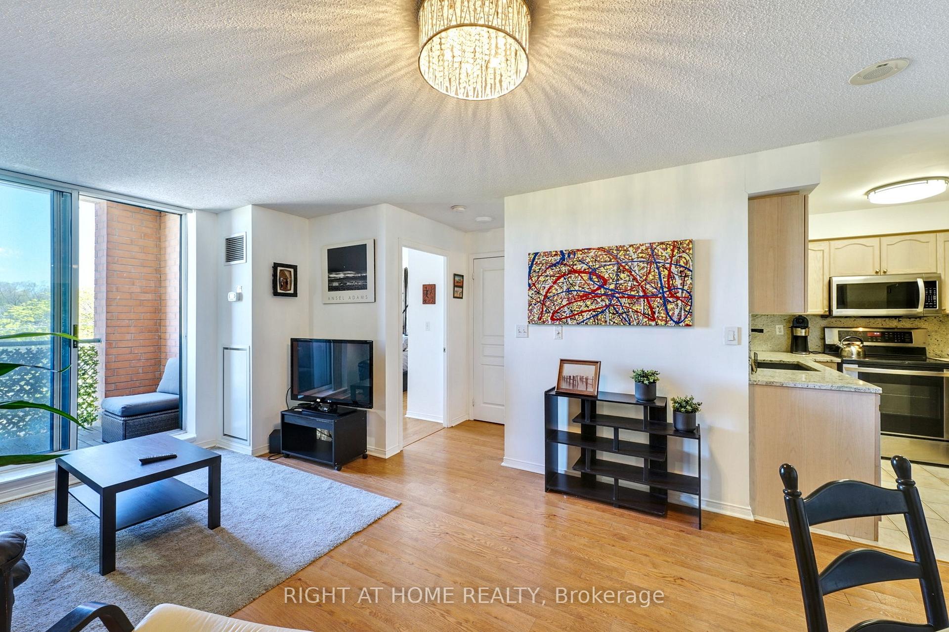 Photo 9 of Unit 510, 1733 Queen Street E, Toronto, The Beaches — HOMEH