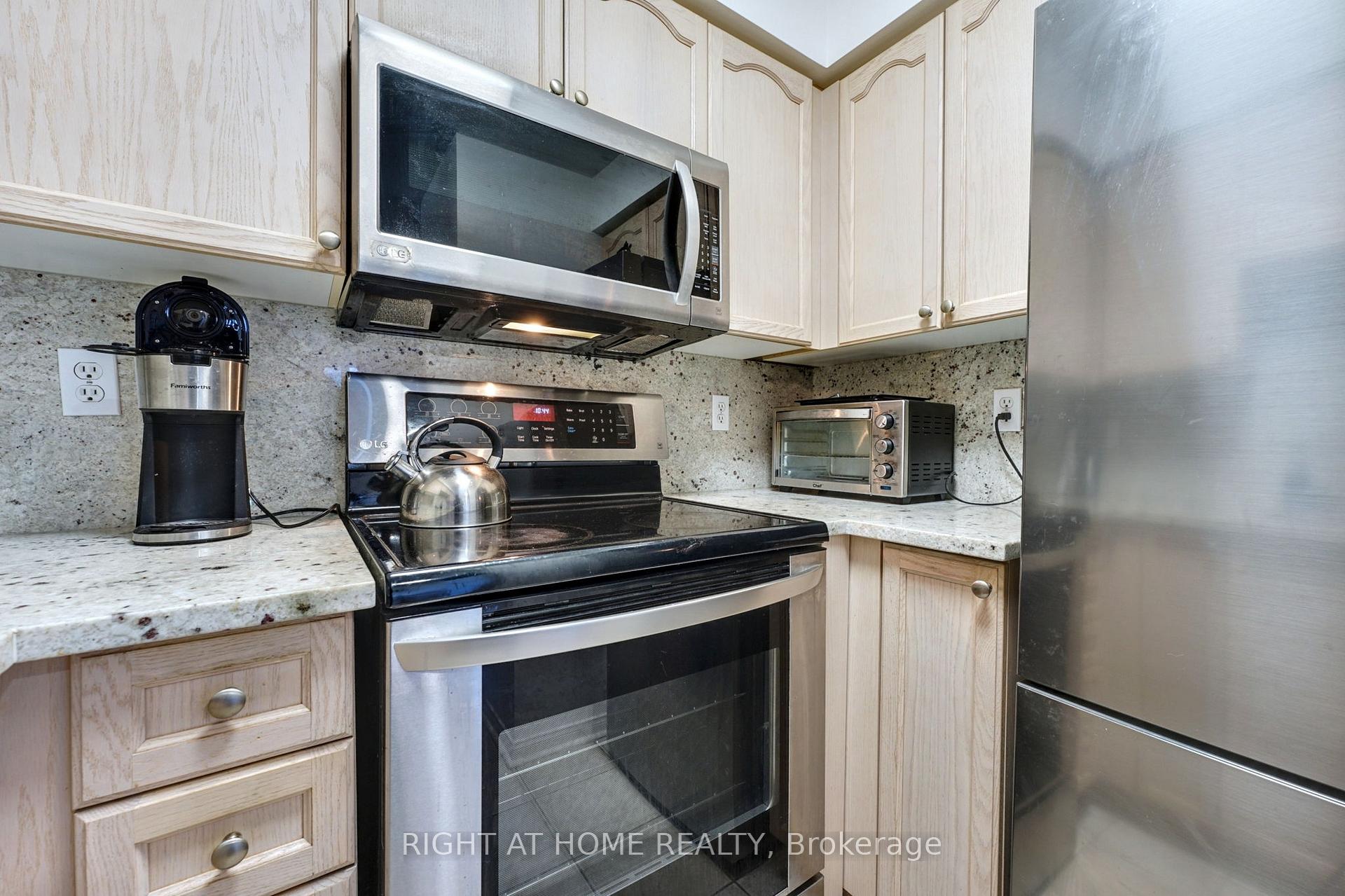Photo 16 of Unit 510, 1733 Queen Street E, Toronto, The Beaches — HOMEH