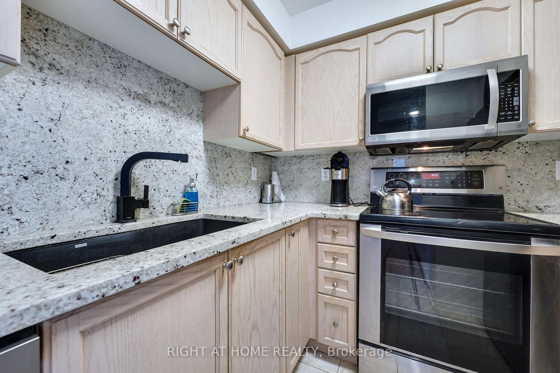 Photo 17 of Unit 510, 1733 Queen Street E, Toronto, The Beaches — HOMEH