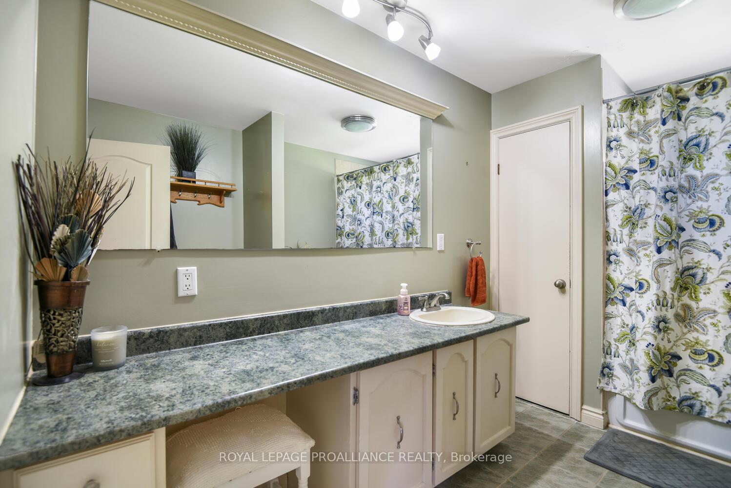 Photo 17 of 18 Elizabeth Street, Edwardsburgh/Cardinal, Edwardsburgh/Cardinal Twp — HOMEH